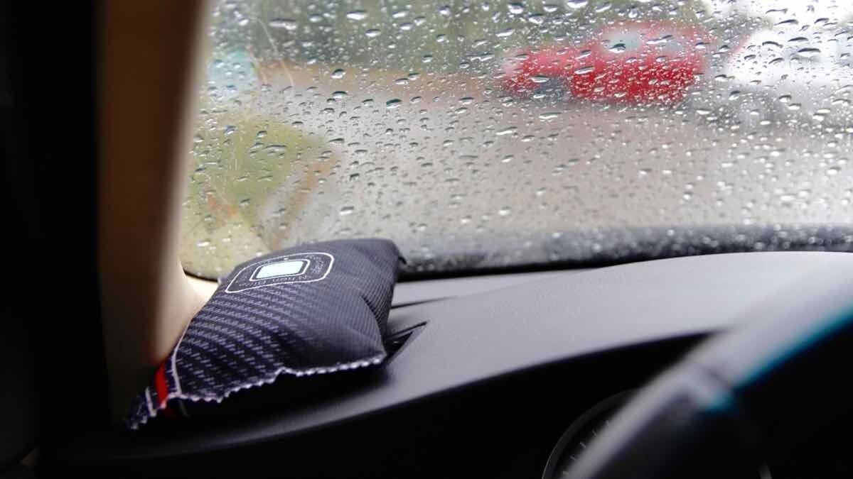 DAUGKARTINIO NAUDOJIMO AUTOMOBILIO DRĖGMĖS SUGĖRIKLIS